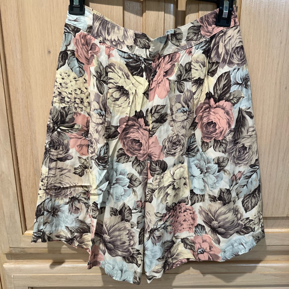 Vintage Floral Print Women's Bermuda Shorts
